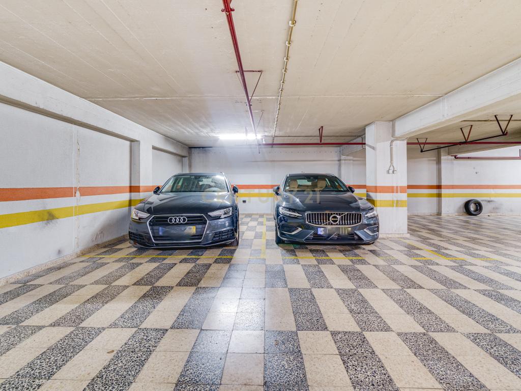Luxuoso apartamento T4 em Lisboa com Vista e Acabamentos de Alta Qualidade - Image 34